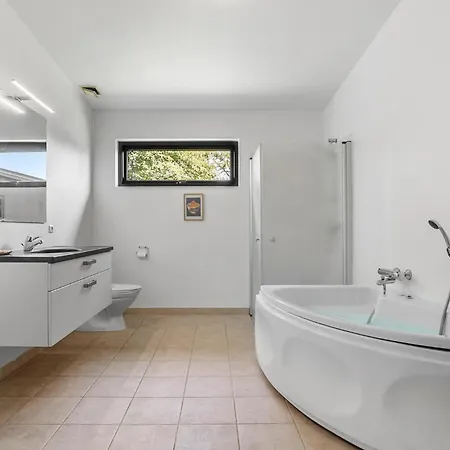 Amazing Home In Ebeltoft With House Sea View Nyaraló